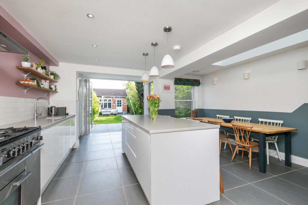 0e2a0c0d 757b 482a 88d3 fee87c5bf4af